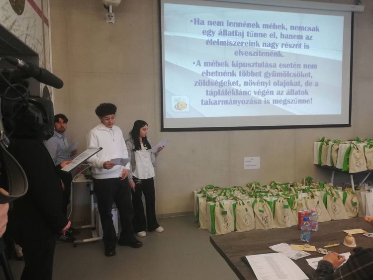 Repülő hősök (2026 március)